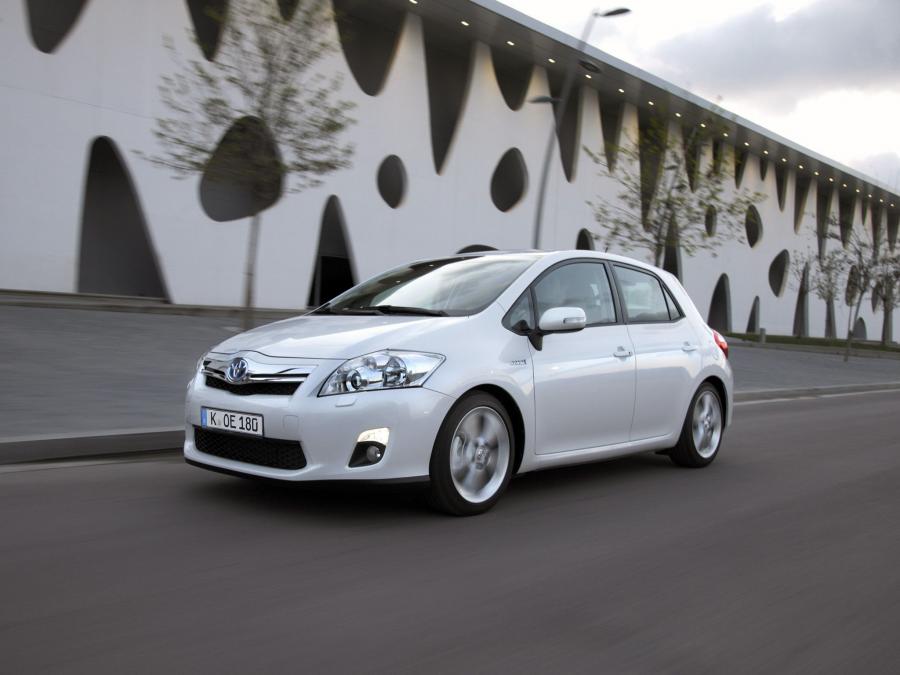  Toyota Auris HSD 2010 года  (фото 3 из 111)